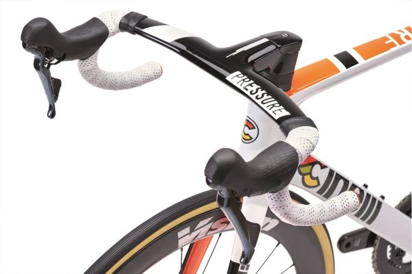 velo de route cinelli pressure 2021 1