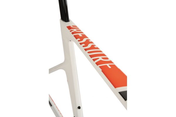 velo de route cinelli pressure 2021 2
