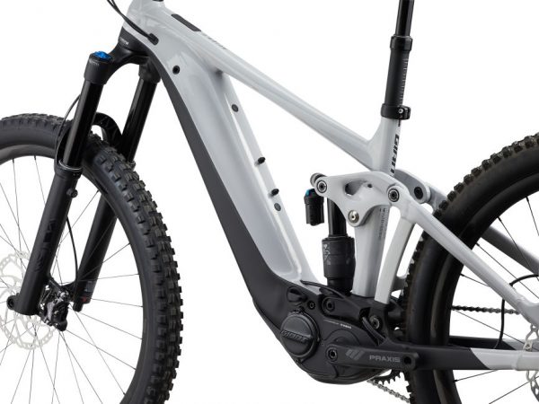 MY21ReignE1Pro ColorAGoodGray D2